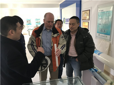 中科院理化研究所李畢忠博士、西門子公司過程工業(yè)部水處理專家William  Cunningham先生、王克軍先生及安陽市開發(fā)區(qū)科技局領(lǐng)導(dǎo)一行到我公司參觀交流